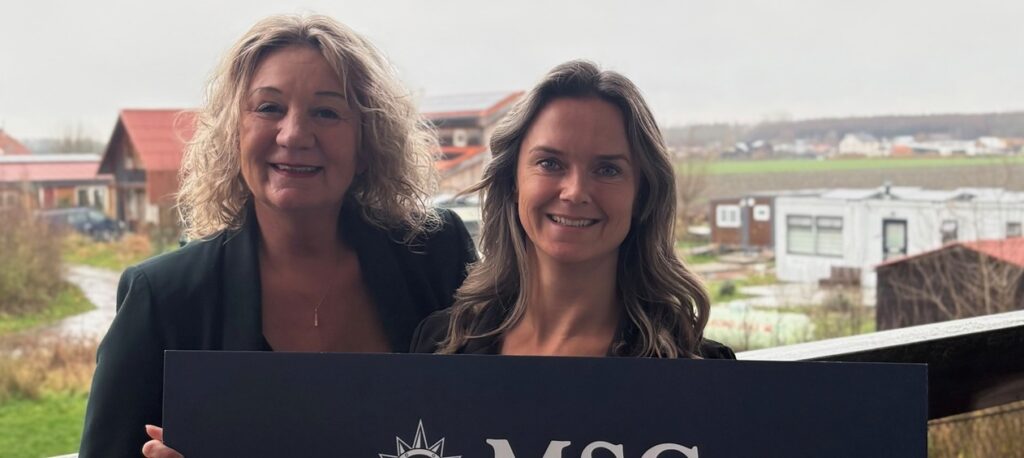 Op de foto : Daniëlle Groot (Sales Manager Nederland MSC Cruises) en Els de Vries (Reislokaal Ermelo)