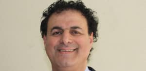 Raphael Arwas verkoopt aandelen Sky Holding